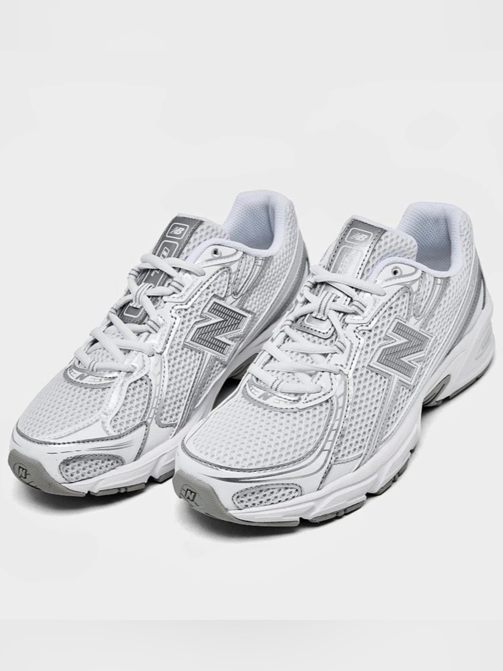 New Balance 740 White Metallic Silver Sneakers Youth Size 1.5 Unisex GS